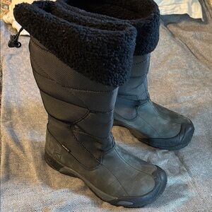 Keen Women's Hofn winter Boot Black/Dark Shadow size 7.5